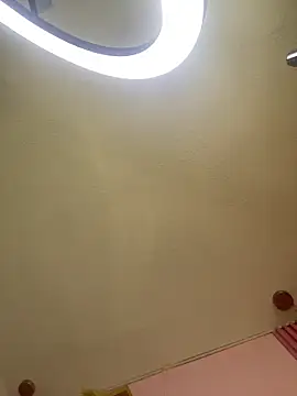 Snapshot of MaddieHunter chatting on 01-09-26, 01:03 MaddieHunter online show from 01-09-26, 01:03