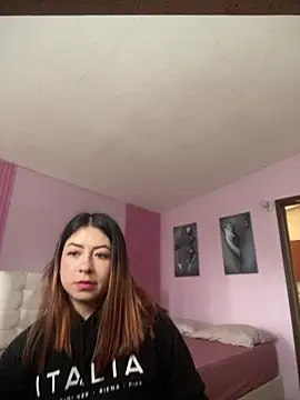 Snapshot of MaddieHunter chatting on 01-12-26, 12:54 MaddieHunter online show from 01-12-26, 12:54