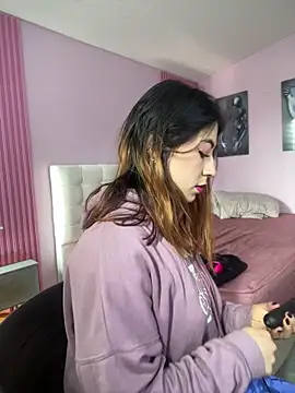 Snapshot of MaddieHunter chatting on 01-13-26, 02:33 MaddieHunter online show from 01-13-26, 02:33