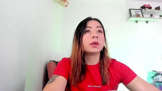 Snapshot of MaddieHunter chatting on 02-11-26, 02:11 MaddieHunter online show from 02-11-26, 02:11