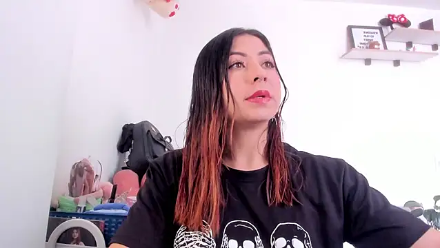 Snapshot of MaddieHunter chatting on 03-12-26, 03:18 MaddieHunter online show from 03-12-26, 03:18