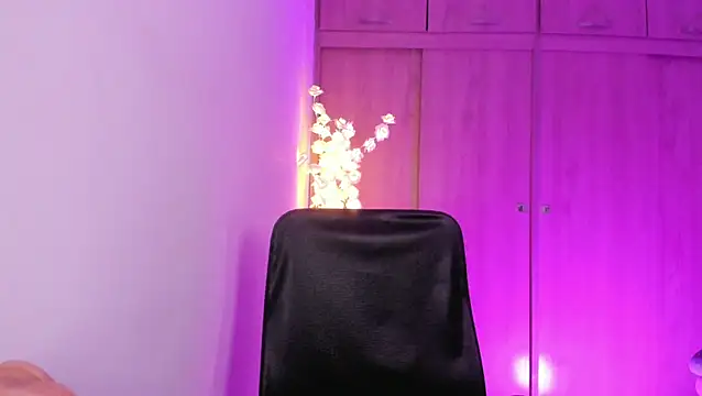 MaddieHunter online show from 05-14-26, 02:46