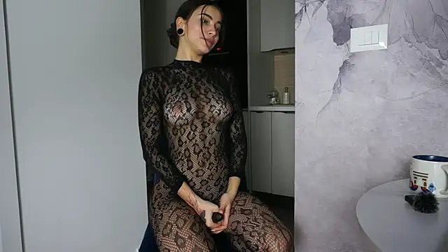 Snapshot of LianixLoverx chatting on 12-13-25, 10:48 LianixLoverx online show from 12-13-25, 10:48