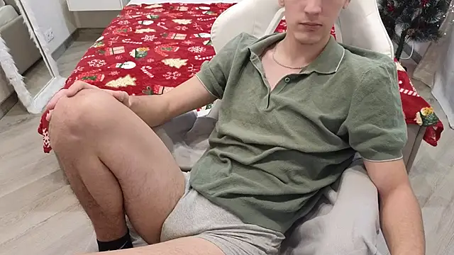 Snapshot of MoonlinSkinn chatting on 12-16-25, 08:08 MoonlinSkinn online show from 12-16-25, 08:08