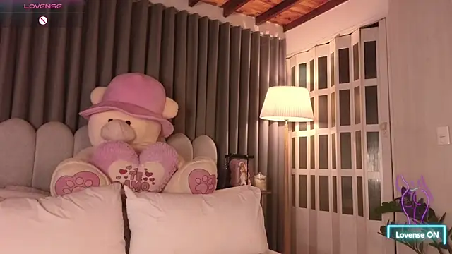 Snapshot of samy_clay chatting on 01-09-26, 10:33 samy clay online show from 01-09-26, 10:33