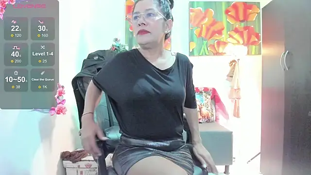 Snapshot of Miss_clarepocahose chatting on 12-04-25, 01:04 Miss clarepocahose online show from 12-04-25, 01:04