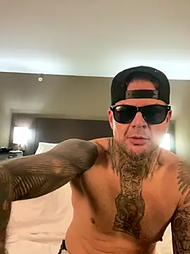 Snapshot of JSizzle13 chatting on 12-02-25, 05:02 JSizzle13 online show from 12-02-25, 05:02