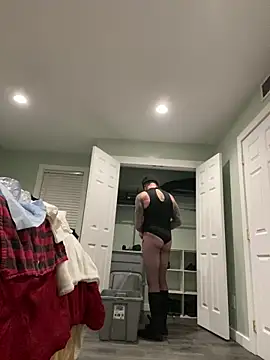 Snapshot of JSizzle13 chatting on 12-21-25, 07:37 JSizzle13 online show from 12-21-25, 07:37