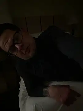 Snapshot of JSizzle13 chatting on 01-07-26, 09:56 JSizzle13 online show from 01-07-26, 09:56