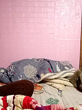 Snapshot of Lily-ross22 chatting on 12-01-25, 11:21 Lily-ross22 online show from 12-01-25, 11:21