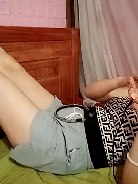 Snapshot of Lily-ross22 chatting on 07-05-26, 05:47 Lily-ross22 online show from 07-05-26, 05:47