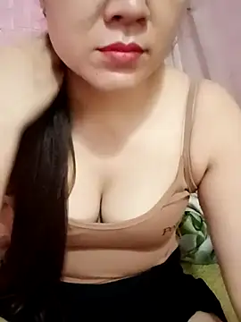 Snapshot of Lily-ross22 chatting on 07-16-26, 04:57 Lily-ross22 online show from 07-16-26, 04:57
