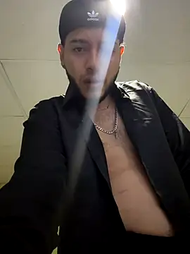 Snapshot of tratosucio chatting on 12-02-25, 06:19 tratosucio online show from 12-02-25, 06:19