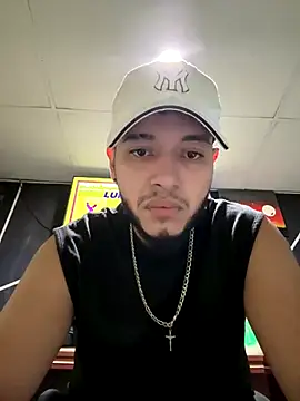 Snapshot of tratosucio chatting on 12-16-25, 05:23 tratosucio online show from 12-16-25, 05:23