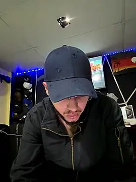 Snapshot of tratosucio chatting on 01-10-26, 06:04 tratosucio online show from 01-10-26, 06:04