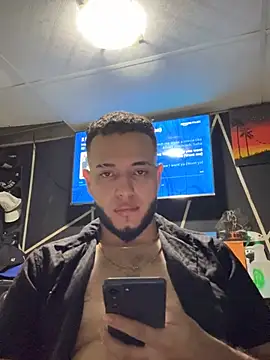 Snapshot of tratosucio chatting on 03-19-26, 05:44 tratosucio online show from 03-19-26, 05:44