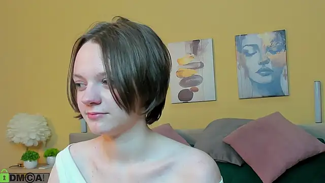 Olivia Riesz online show from 04-11-26, 07:45