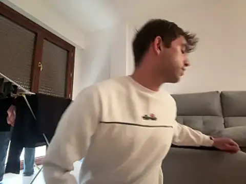 Snapshot of Hugoo_21 chatting on 11-24-25, 02:28 Hugoo 21 online show from 11-24-25, 02:28