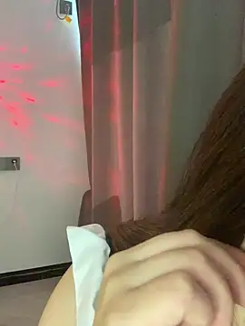 Snapshot of boniu-mimi chatting on 12-14-25, 04:29 boniu-mimi online show from 12-14-25, 04:29