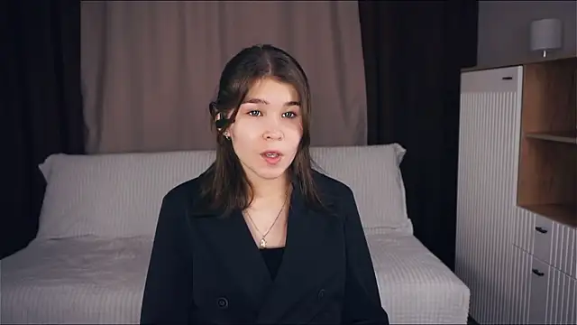 Snapshot of ZulaRattan chatting on 12-03-25, 07:01 ZulaRattan online show from 12-03-25, 07:01