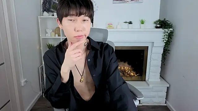 Snapshot of YugoAsian chatting on 11-24-25, 03:45 YugoAsian online show from 11-24-25, 03:45