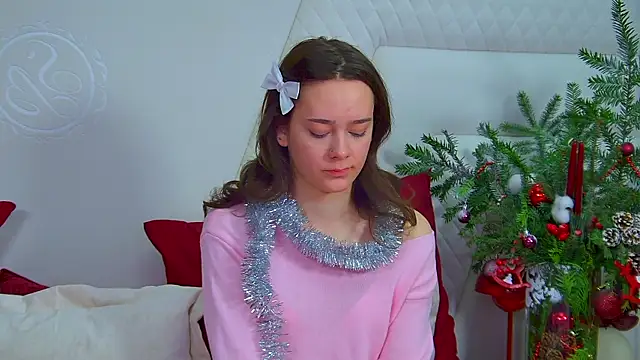 Snapshot of LilyLanes chatting on 12-04-25, 08:01 LilyLanes online show from 12-04-25, 08:01