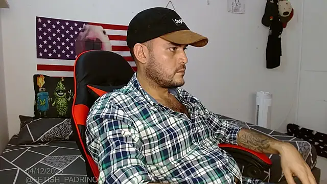 Snapshot of holegape chatting on 12-05-25, 03:37 holegape online show from 12-05-25, 03:37