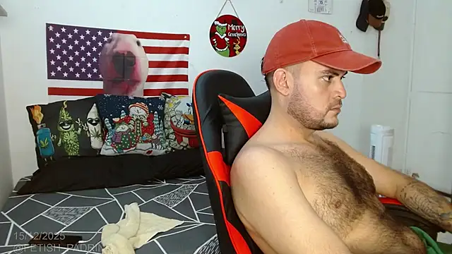 Snapshot of holegape chatting on 12-15-25, 01:26 holegape online show from 12-15-25, 01:26