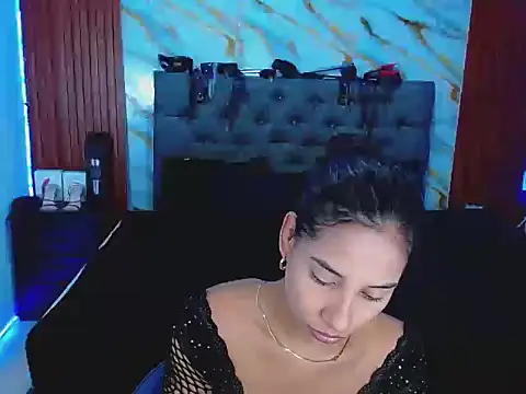 Snapshot of Meryandcris chatting on 12-03-25, 01:31 Meryandcris online show from 12-03-25, 01:31