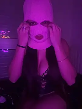 Snapshot of linaatchikita chatting on 12-19-25, 10:39 linaatchikita online show from 12-19-25, 10:39