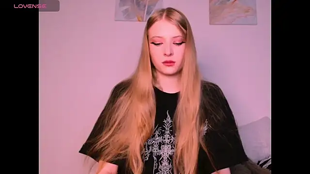 Snapshot of _Milana_Sparkl75_ chatting on 01-07-26, 11:12 Milana Sparkl75 online show from 01-07-26, 11:12