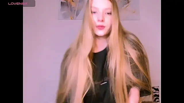 Snapshot of _Milana_Sparkl75_ chatting on 01-15-26, 02:10 Milana Sparkl75 online show from 01-15-26, 02:10