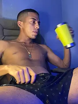 Snapshot of pablof5 chatting on 03-19-26, 11:20 pablof5 online show from 03-19-26, 11:20