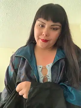 Snapshot of Yuliks_ chatting on 11-27-25, 05:59 Yuliks online show from 11-27-25, 05:59