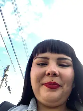 Snapshot of Yuliks_ chatting on 11-29-25, 01:14 Yuliks online show from 11-29-25, 01:14