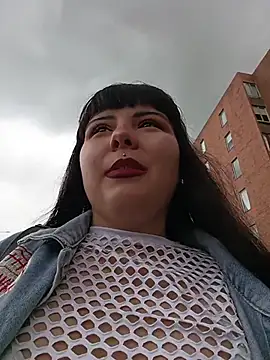 Snapshot of Yuliks_ chatting on 12-04-25, 03:21 Yuliks online show from 12-04-25, 03:21