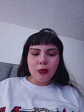 Snapshot of Yuliks_ chatting on 12-13-25, 09:42 Yuliks online show from 12-13-25, 09:42