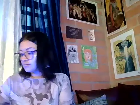 Snapshot of Winter_111 chatting on 12-04-25, 10:29 Winter 111 online show from 12-04-25, 10:29