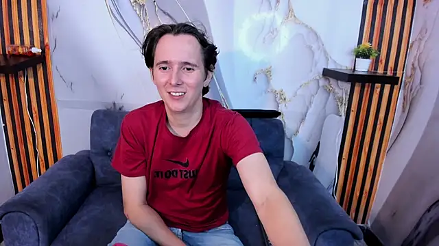 Snapshot of Aaron_LatinMen2 chatting on 11-25-25, 03:39 Aaron LatinMen2 online show from 11-25-25, 03:39