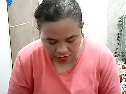 Snapshot of cutechubby chatting on 12-05-25, 12:19 cutechubby online show from 12-05-25, 12:19