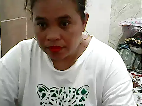 Snapshot of cutechubby chatting on 12-19-25, 01:45 cutechubby online show from 12-19-25, 01:45