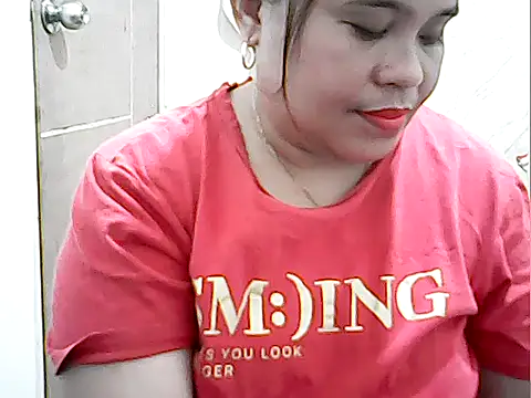 Snapshot of cutechubby chatting on 02-07-26, 12:47 cutechubby online show from 02-07-26, 12:47