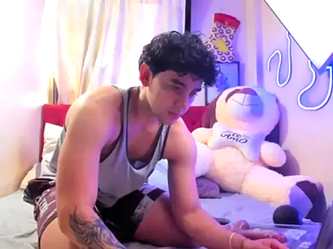 Snapshot of Logan__blaze chatting on 12-01-25, 02:33 Logan blaze online show from 12-01-25, 02:33