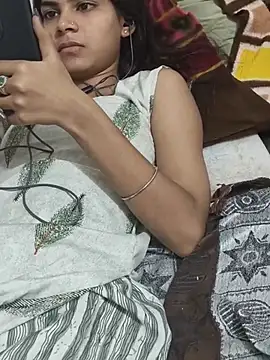 Snapshot of anjli_22 chatting on 07-10-26, 10:07 anjli 22 online show from 07-10-26, 10:07
