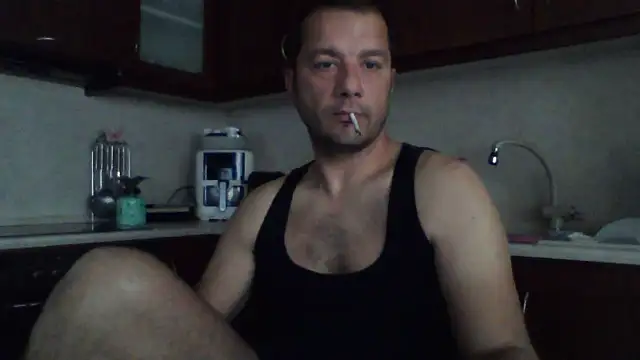Snapshot of Billakos chatting on 05-08-26, 07:25 Billakos online show from 05-08-26, 07:25