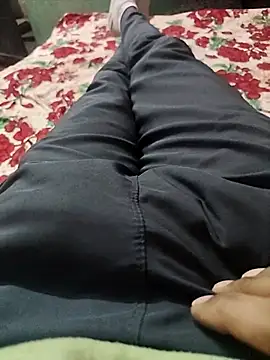 Snapshot of bigdick2299 chatting on 12-16-25, 03:06 bigdick2299 online show from 12-16-25, 03:06