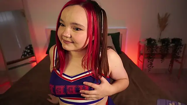 Snapshot of Rose_Luvv chatting on 12-05-25, 07:17 Rose Luvv online show from 12-05-25, 07:17