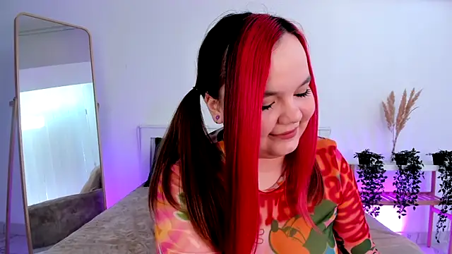 Snapshot of Rose_Luvv chatting on 05-10-26, 06:40 Rose Luvv online show from 05-10-26, 06:40