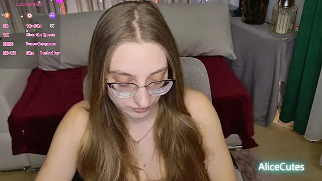 Snapshot of AliceCutes chatting on 02-03-26, 02:55 AliceCutes online show from 02-03-26, 02:55