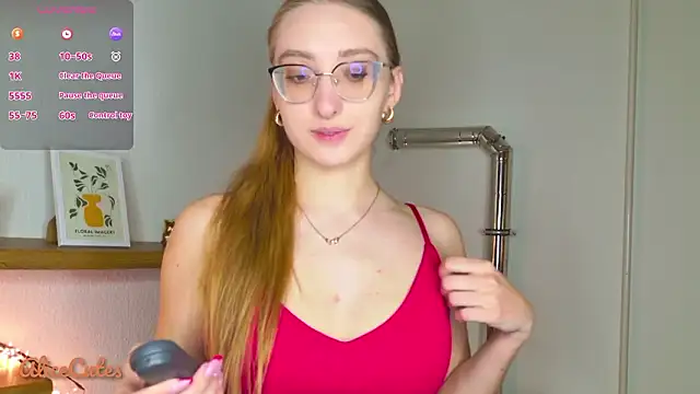 Snapshot of AliceCutes chatting on 02-28-26, 01:12 AliceCutes online show from 02-28-26, 01:12